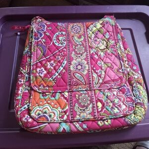Vera Bradley Mailbag Pink Swirls